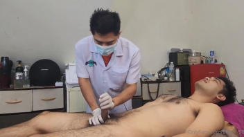เล่นควย เย็ดจิ๋มปลอม เงี่ยน ดูดหัวนม ดูคลิปโป๊